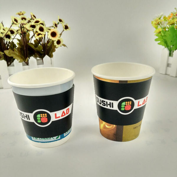 Đồ uống có thể tùy chỉnh tay cầm cốc một lần Kraft cardboard Cụm cà phê trà với logo thương hiệu thiết kế in